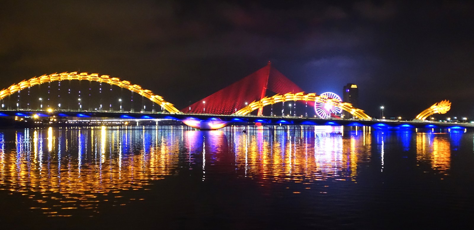 峴港城市夜景；城市示意照片，非店家現場圖